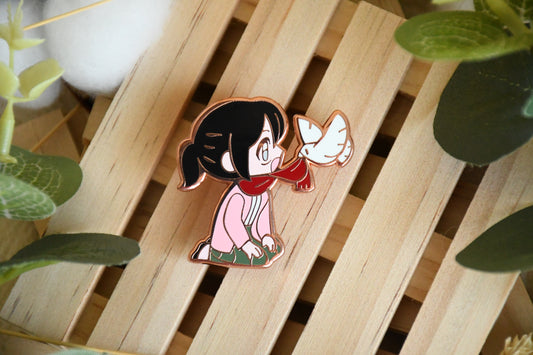 Mikasa & the bird - Enamel pin